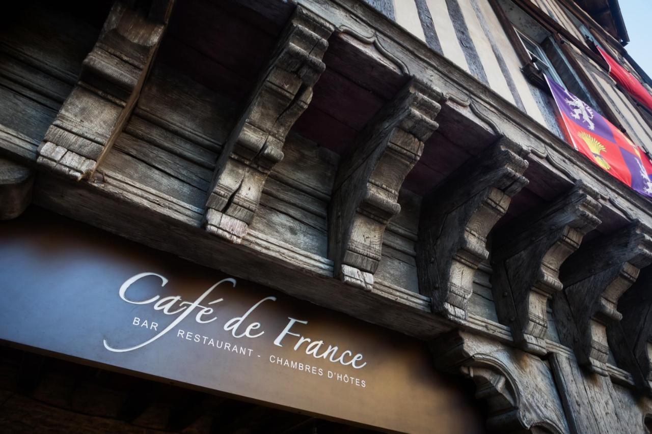 Cafe De France Eauze Bed & Breakfast Dış mekan fotoğraf