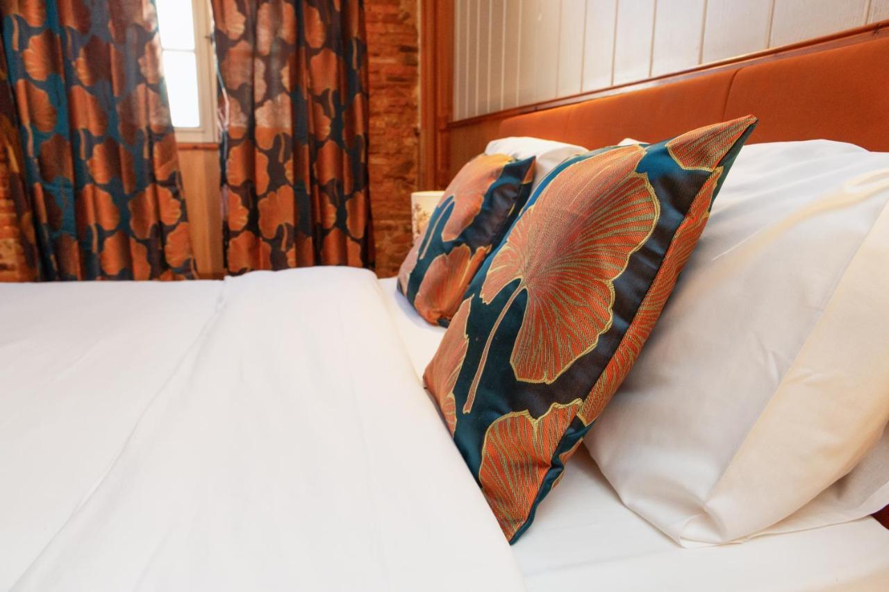 Cafe De France Eauze Bed & Breakfast Dış mekan fotoğraf
